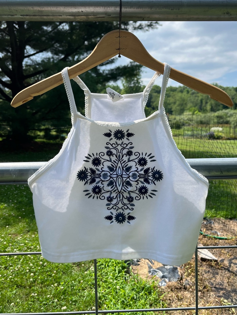 2016 Tokyo Darling White Embroidered Crop Tank Top Size M Summer Girly Boho - Picture 11 of 11